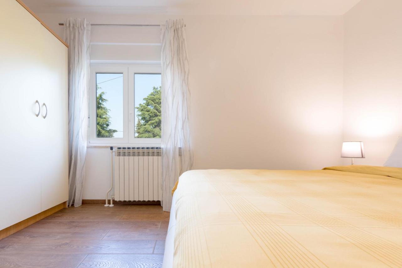 Newly Renovated Holiday Apartment Sirius Porec Exterior photo